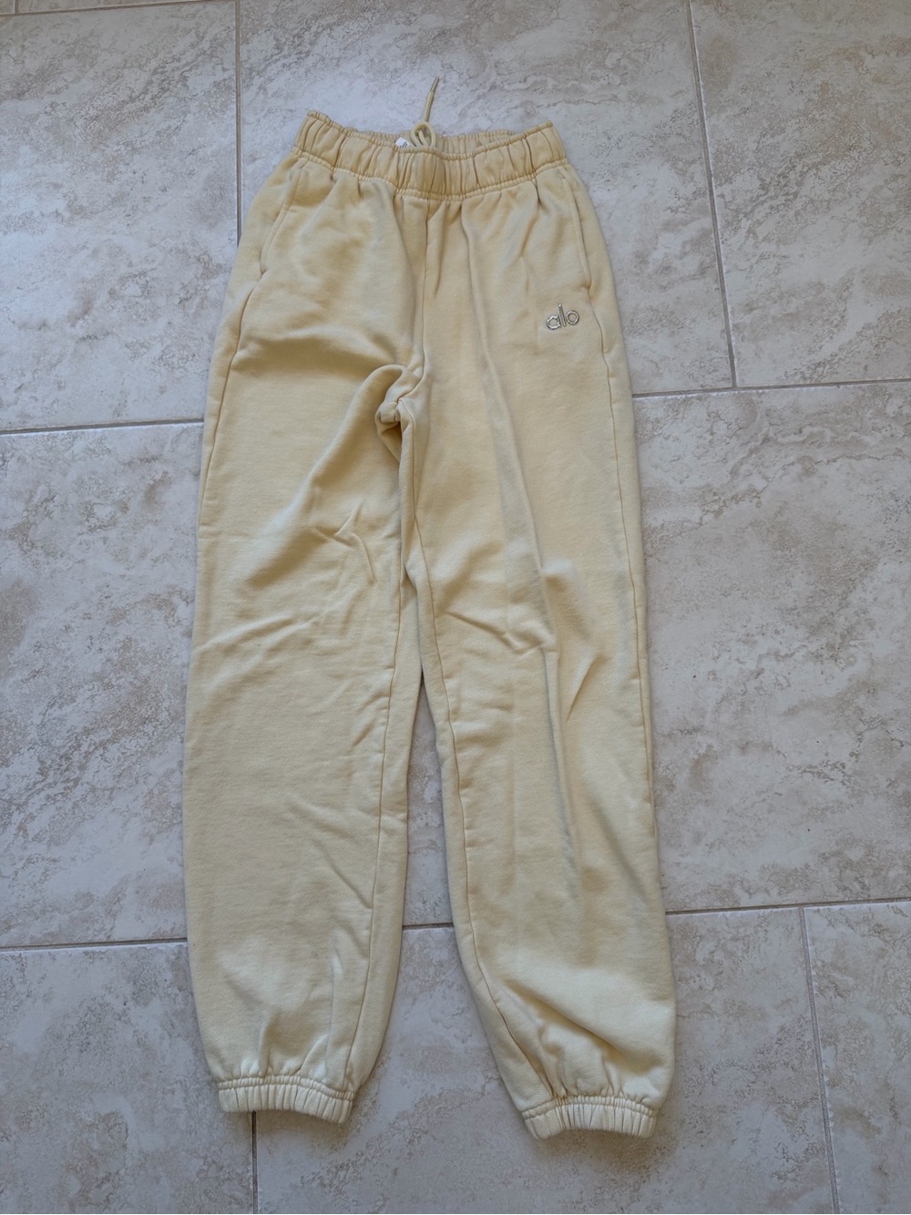 ALO YOGA Yellow Accolade Sweatpants
